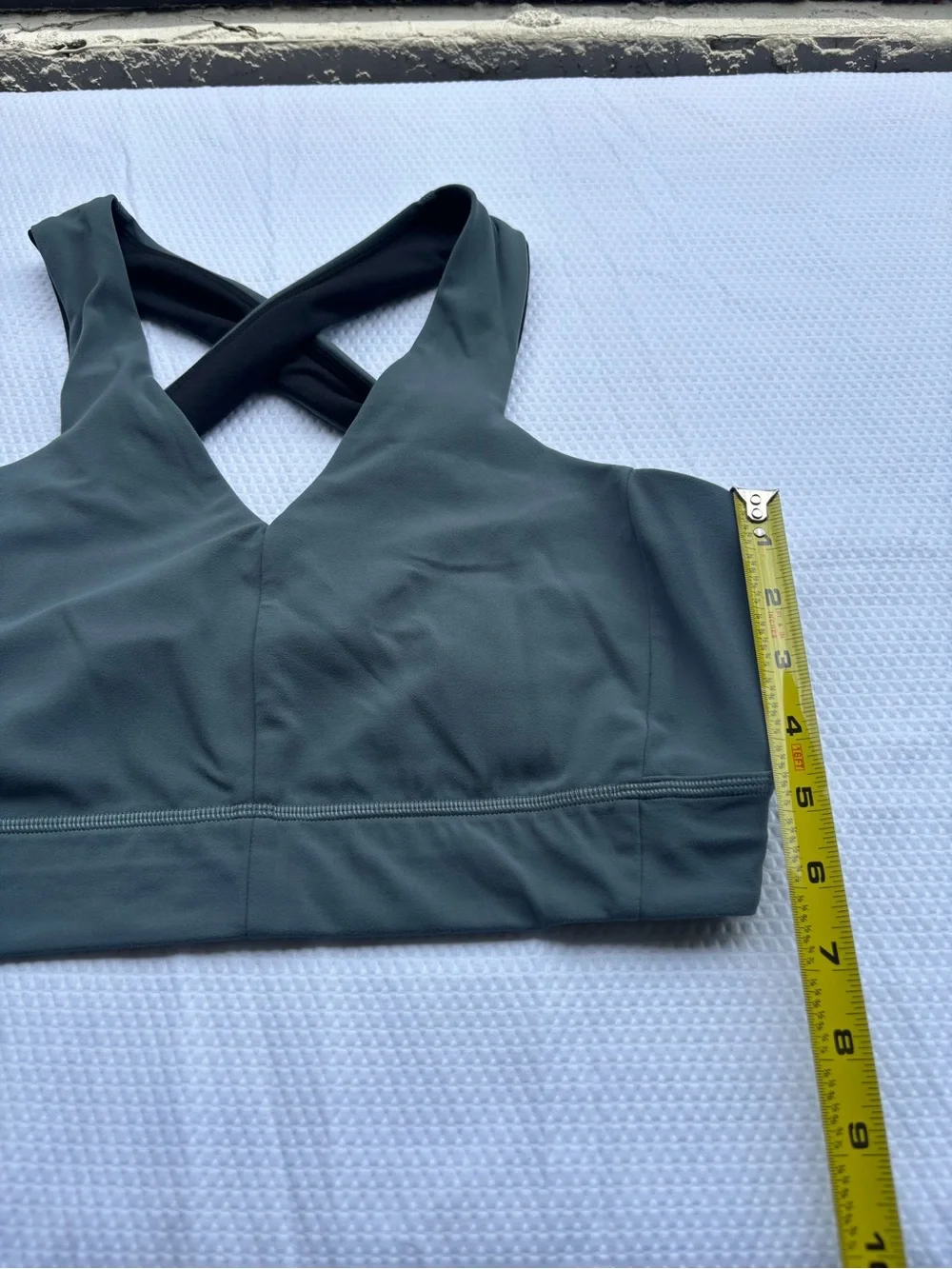 lululemon Lab Nulu Cross back  V-Neck yoga/ Sports Bra